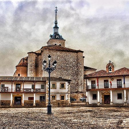 Alojamiento Colmenar de Oreja Plaza Mayor Exterior foto